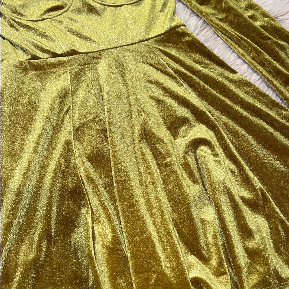 Velvet Puff Sleeve Mini Dress – Size Small - Picture 2 of 7